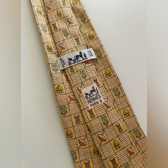 Vintage Hermes tiki print tie! - Picture 3 of 5